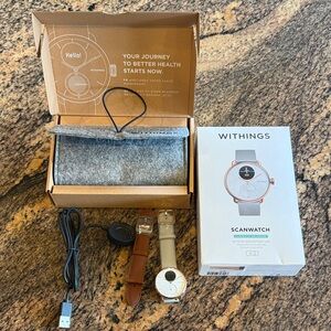 Withings Smartwatch - Gold and White